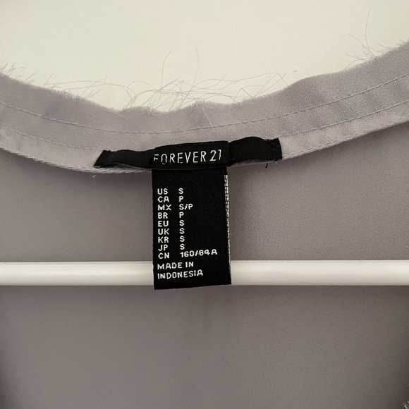 Forever 21 Chiffon Gray V Neck T-Shirt with Pocket - Picture 2 of 3